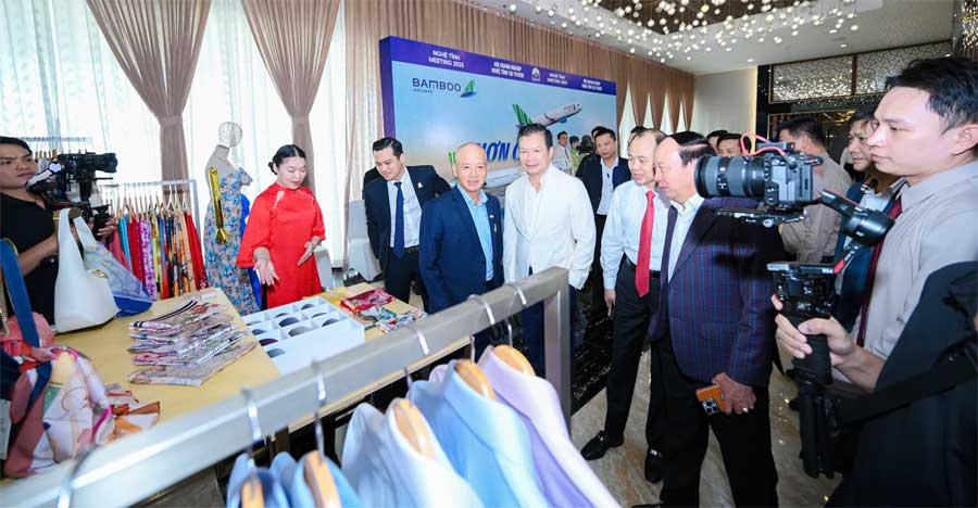 Gian hàng trưng bày của Dệt may Thái Tuấn - Nhà tài trợ kim cương